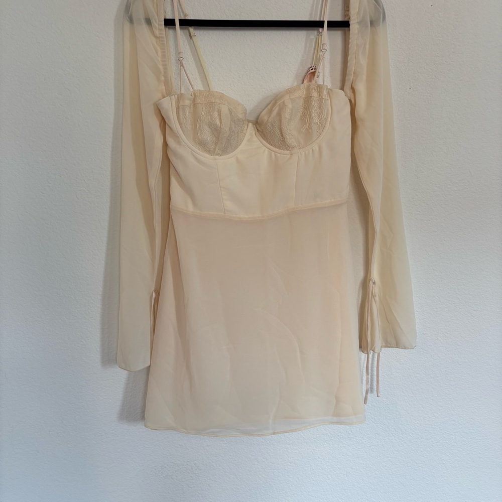 Oh Polly Veronique Long Sleeve Lace Cup Mini Dress Ivory NWT - Picture 4 of 8